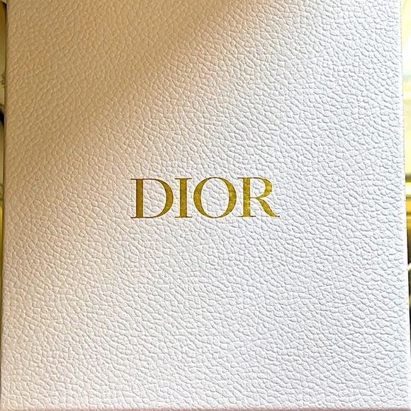 Dior Platinum Member Makeup Brush Gift Set with white case - Picture 7 of 7